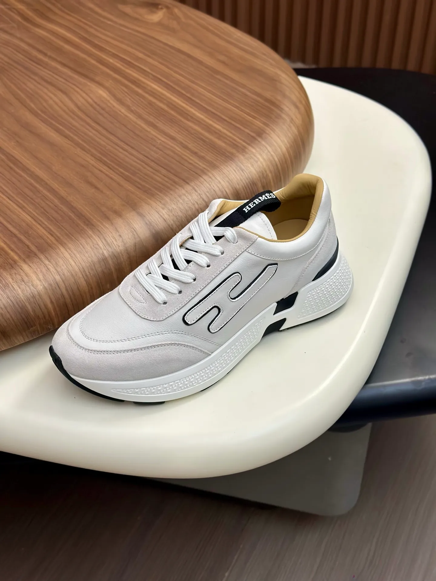 [HERMES] Hermès men's shoes 💰840💰 - High-end quality original order - Upper: 🔝 tumbled calfskin, brand canvas cloth, shoe body sewn with ´H´ pattern - Lining: water-dyed cowhide - Outsole: ultra-light T men's shoes 💰U foam rubber; two-color molded outsole - Ultra-high quality control, fine workmanship: highlighted (high-end, luxury, grade) -Size :39-44 (38, 45, can be customized)